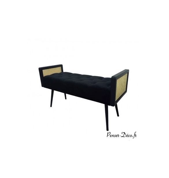 Ce banc est revêtu d'un tissu en velours noir, disposant d'accoudoirs en cannage et un contour en bois noir. Ce banc est revêtu d'un tissu en velours noir, disposant d'accoudoirs en cannage et un contour en bois noir.