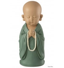 Pour un intérieur zen et relaxant, optez pour cette statuette représentant un moine en pleine méditation.